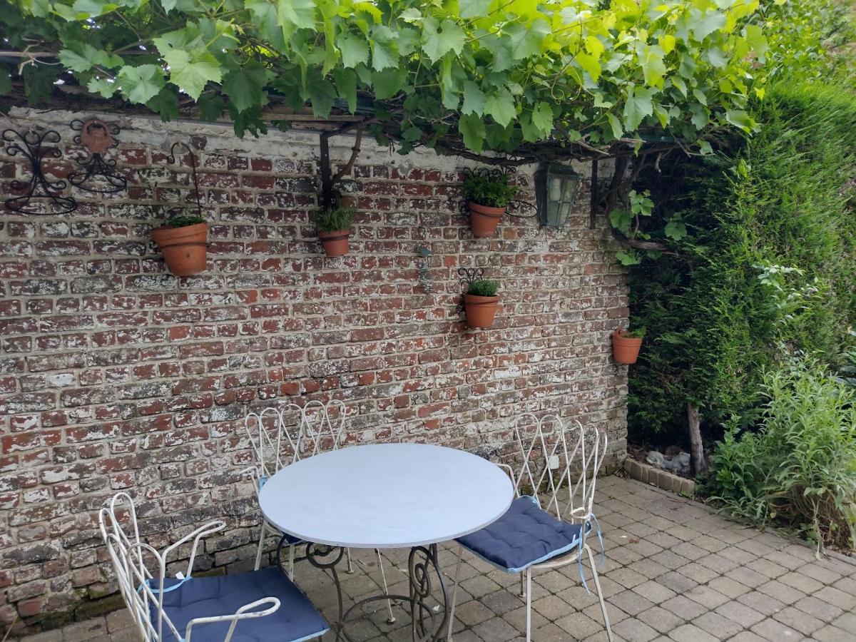 Bed and Breakfast L Heure Bleue Wezembeek-Oppem Екстер'єр фото